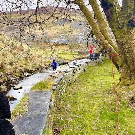 Yr Hen Siop - 4 Bed Welsh Cottage In Snowdonia Penmachno Exterior photo